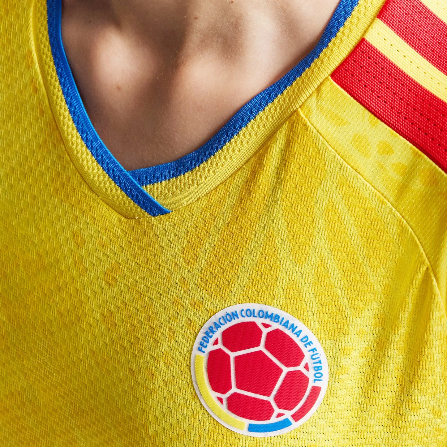 Camiseta Colombia Mujer 2026 Encauchetada