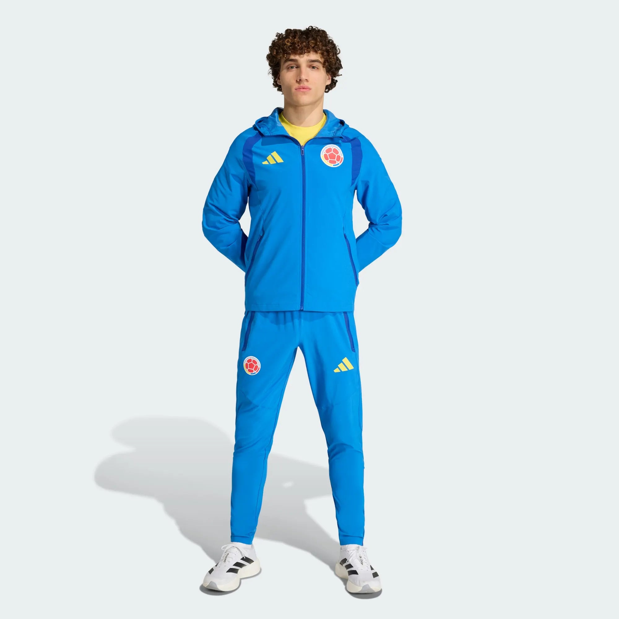 Chaqueta Colombia Azul Vivo Impermeable Capucha Encauchetada